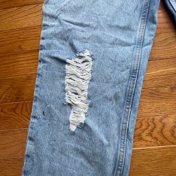 Women's BDG Urban Outfitter Destructed Jeans 29/32 - Picture 2 of 6